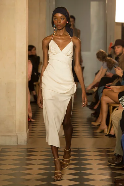 Look 15